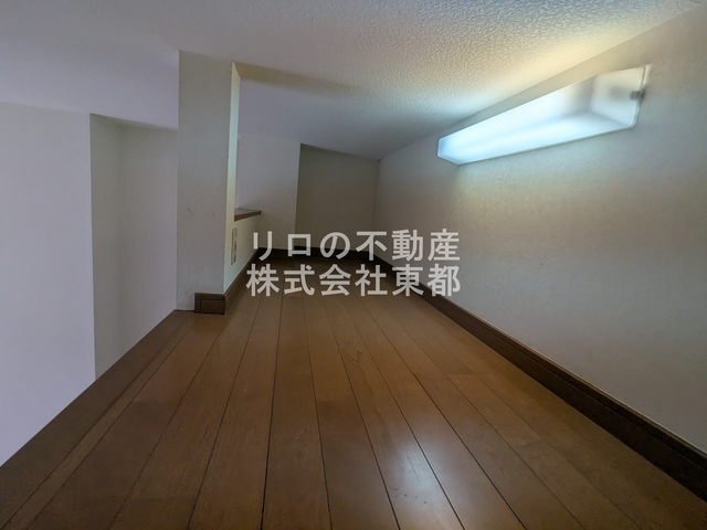 収納　広々ロフト収納付で室内を広くご活用いただけます！