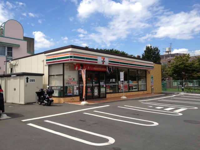 コンビニ　セブンイレブン朝霞東洋大学前店（コンビニ）まで635m