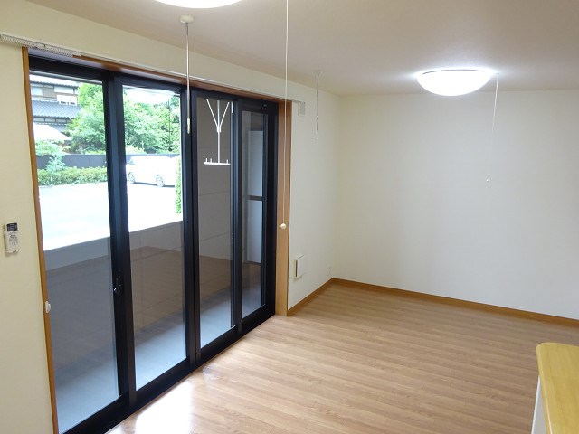 居室・リビング　別部屋参考写真