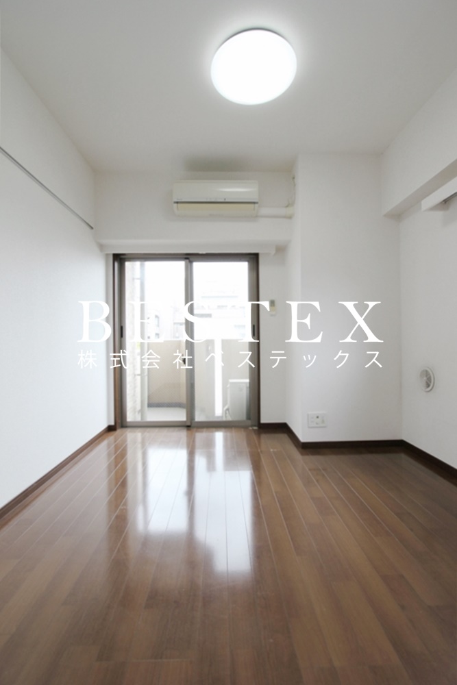 居室・リビング　※同建物内・別タイプの参考写真です。