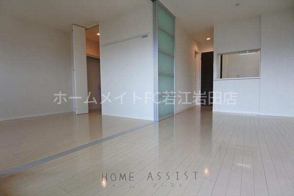 カルチェ菱東の居間写真