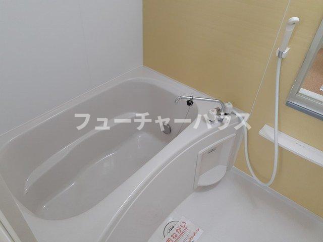 バス・シャワールーム　落ち着いた空間のお風呂です