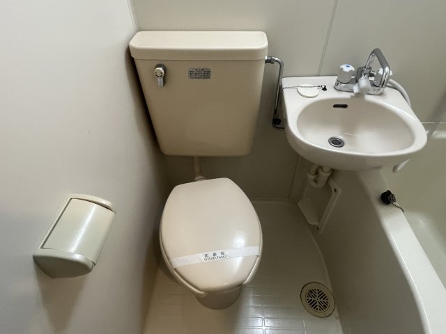 京王線 桜上水駅 徒歩3分 4階建 築40年のトイレ写真