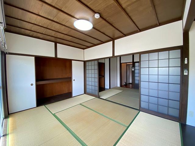 岡寺ヒルズの居間写真