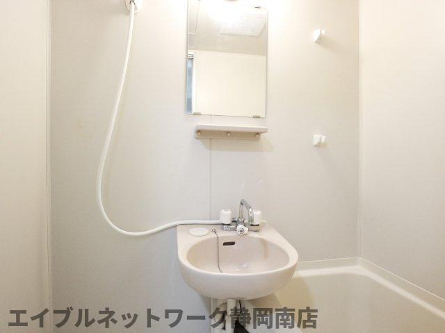 【静岡市駿河区登呂のマンションの洗面設備】