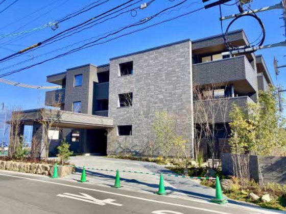 岡山市北区天瀬南町のマンションの建物外観