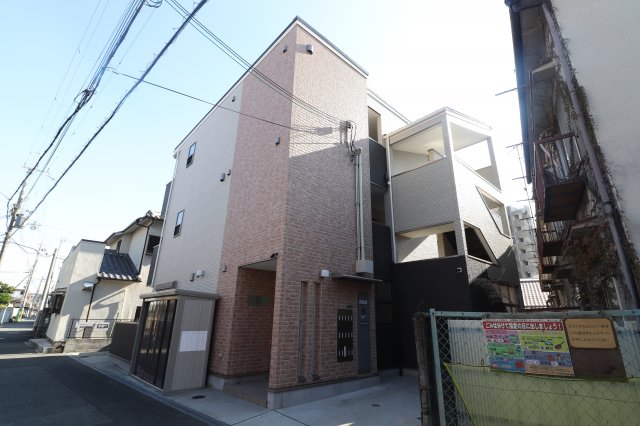 【エルスタンザ塚口本町の建物外観】