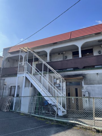 【福山市南蔵王町のアパートの建物外観】