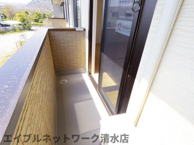 【静岡市清水区蒲原新栄のアパートのバルコニー】