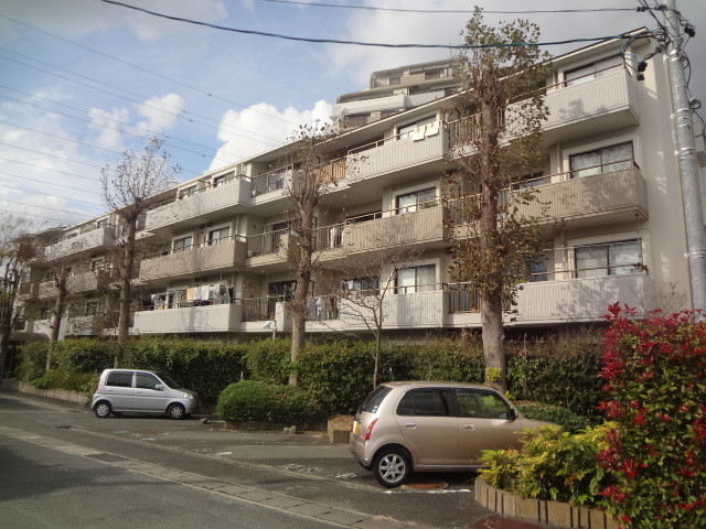 浜松市中央区上島のマンションの建物外観