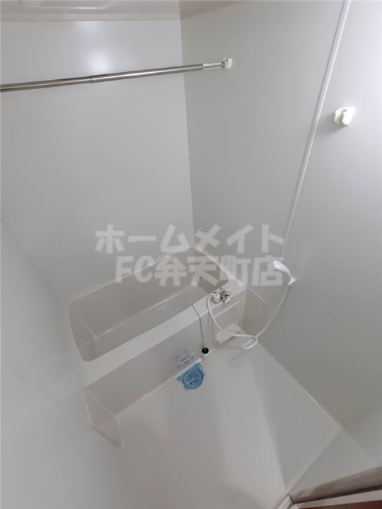 バス・シャワールーム　落ち着いた空間のお風呂です