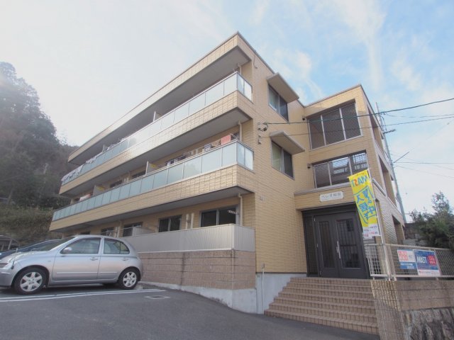 【広島市安佐南区相田のアパートの建物外観】