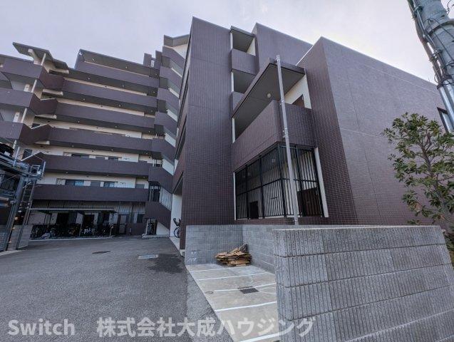 【西宮市大屋町のマンションの建物外観】