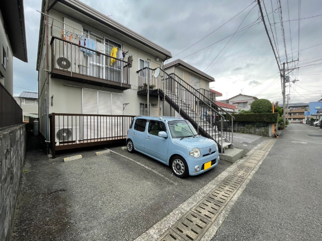 山崎ハイツの建物外観