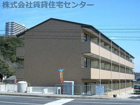 クレストモナークの建物外観