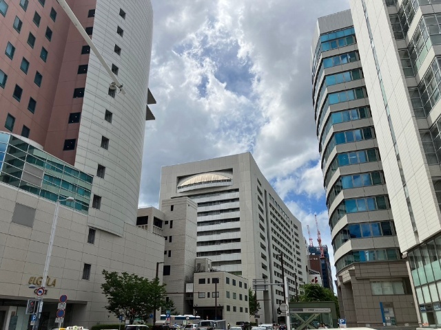 役所　福岡市役所（役所）まで692m