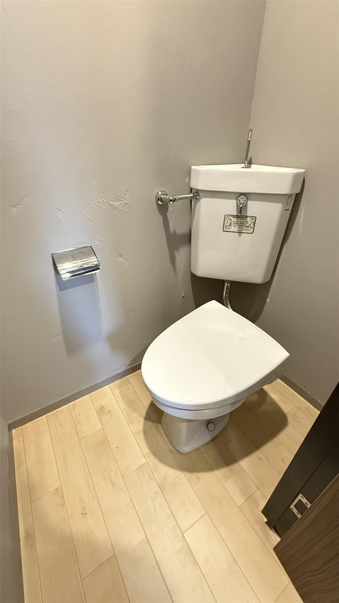 トイレ　トイレ内もリフォーム済み！