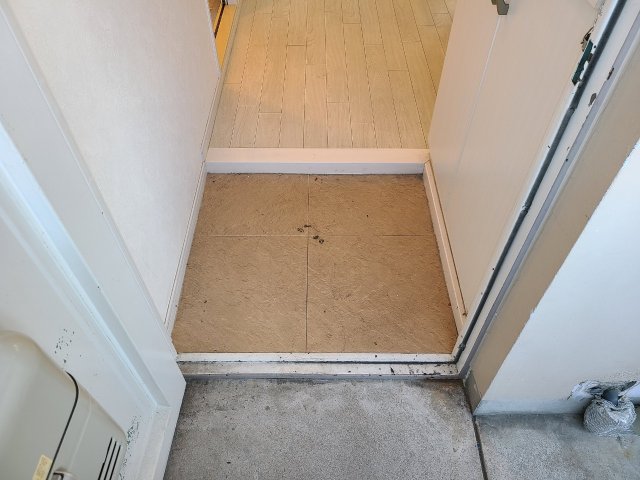 玄関　ナトゥーラ今池