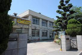中学校　広島市立江波中学校（中学校）まで367m