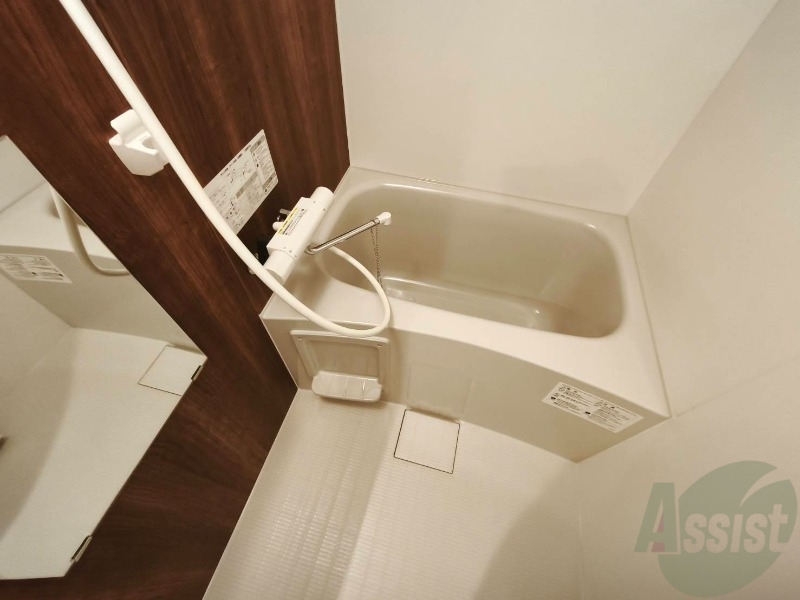 バス・シャワールーム　お風呂になります。一日の疲れを癒してくださいね。