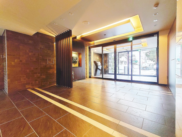 エントランス　オートロック・宅配ＢＯＸ・防犯カメラ付き