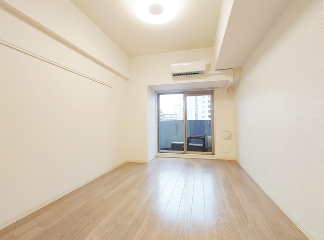 居室・リビング　ナチュラルテーストのお部屋・フローリング・エアコン付き