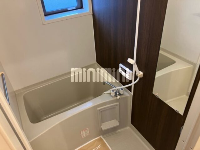 バス・シャワールーム　追い焚き機能付きのお風呂です。