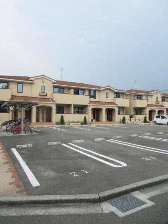 駐車場　駐車場