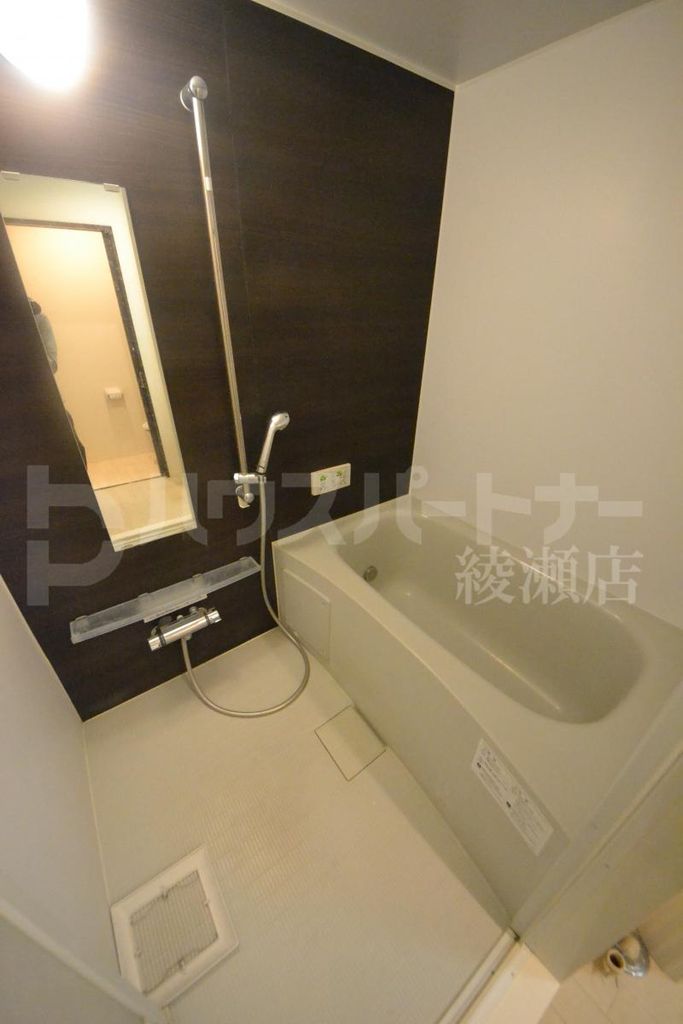 バス・シャワールーム　洗面