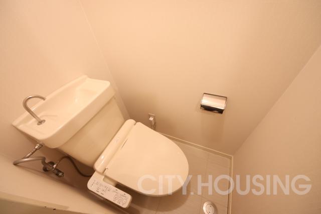 トイレ　※同タイプ部屋の写真です。