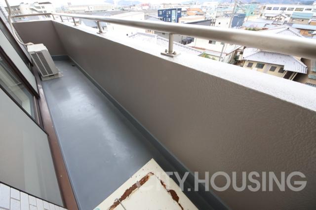 バルコニー　※同タイプ部屋の写真です。