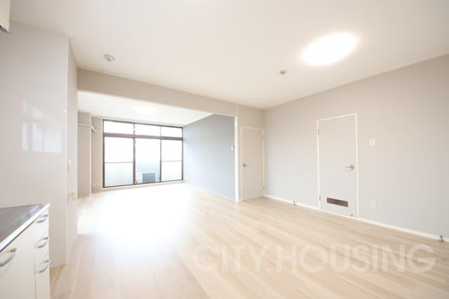 居室・リビング　※同タイプ部屋の写真です。