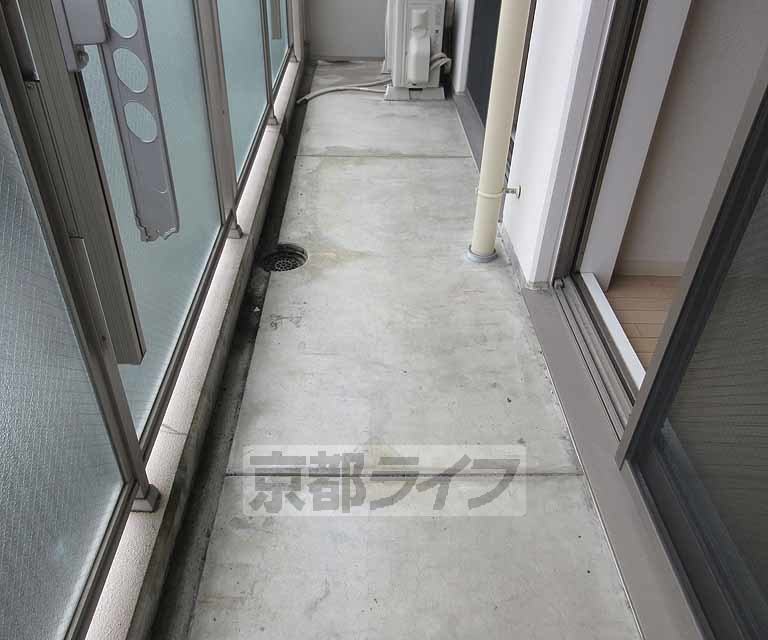 バルコニー　幅員の広いバルコニーです