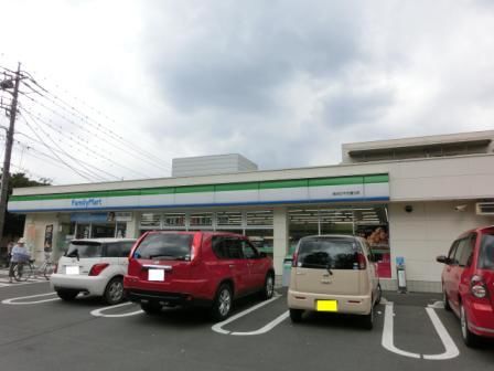 コンビニ　ファミリーマート所沢けやき通り店（コンビニ）まで762m
