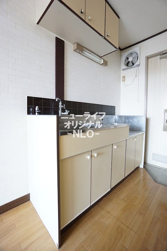 キッチン　モデルルーム仕様です。家具小物等は付きません☆