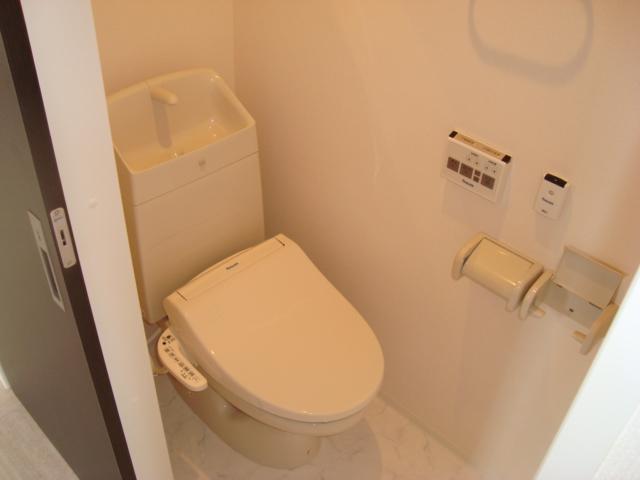 トイレ　シャワー付トイレ