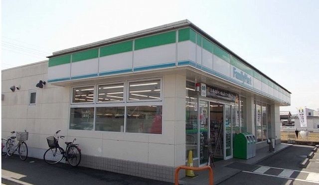 コンビニ　ファミリーマート沼店様（コンビニ）まで850m