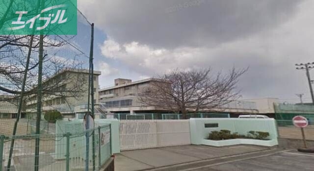 小学校　岡山市立芳泉小学校（小学校）まで1910m