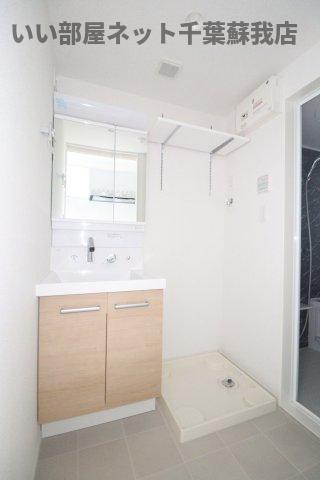 洗面設備　スタイリッシュな独立洗面台です！