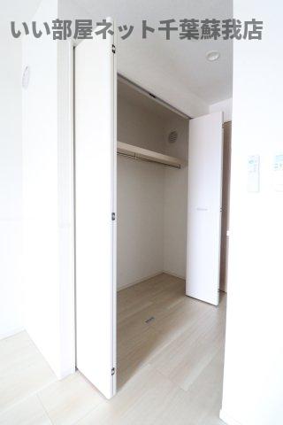 収納　洋服はもちろん、その他の荷物も収納可能♪