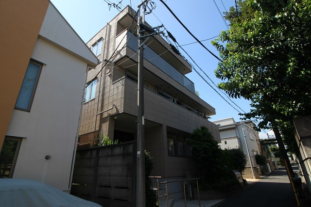 建物外観　セキュリティーが気になる方におすすめのオートロック付です！