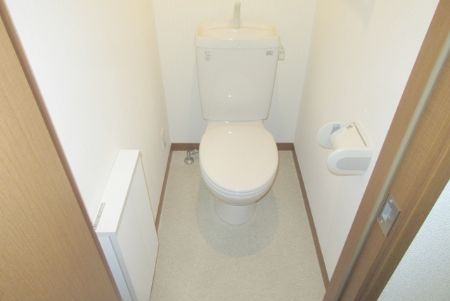 トイレ　清潔感のあるトイレで快適です♪