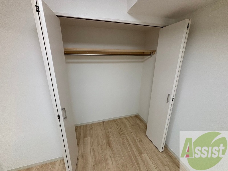 収納　寝室の収納です。部屋がすっきり片付きます。