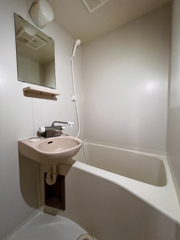 バス・シャワールーム　※別部屋参考写真