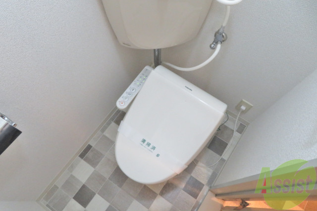 トイレ　お手洗いはウォシュレット付き。これは個人的に外せません。