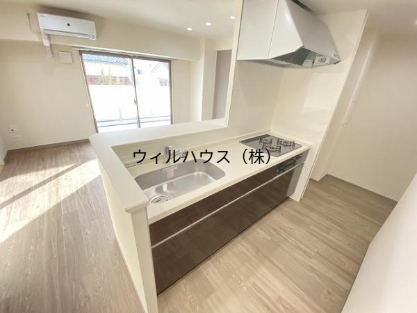 キッチン　３口ガスコンロのシステムキッチン！