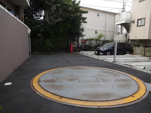 駐車場　駐車場（別途契約／要空き確認）
