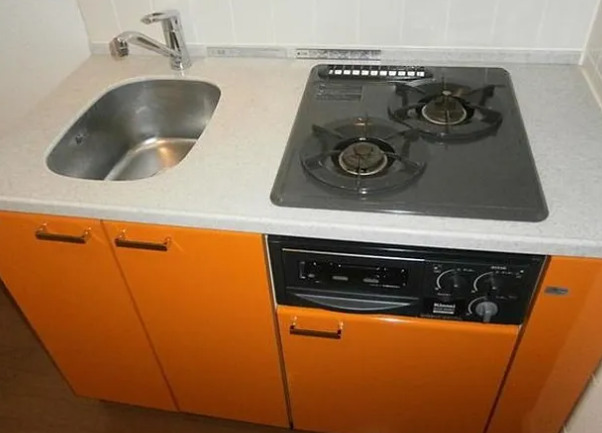 キッチン　別部屋の画像を使用しております。