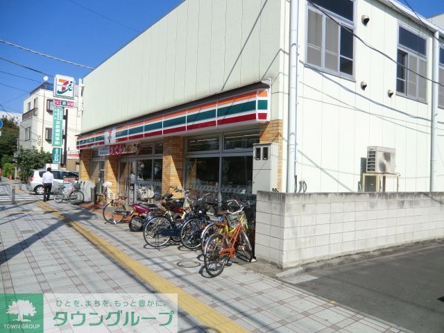コンビニ　セブンイレブン（コンビニ）まで220m