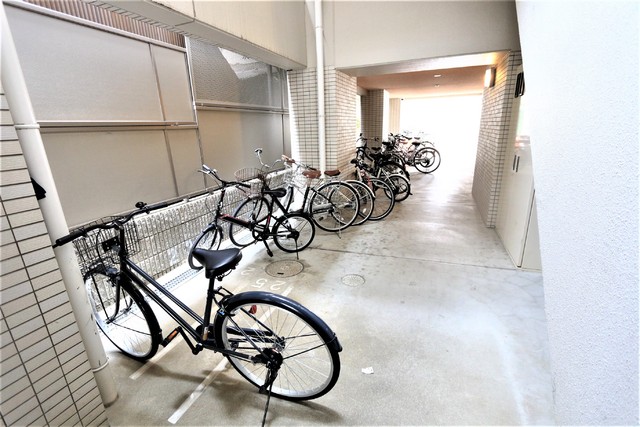 駐車場　自転車置き場